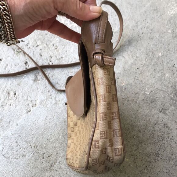 Pierre Balmain crossbody - Picture 10 of 10